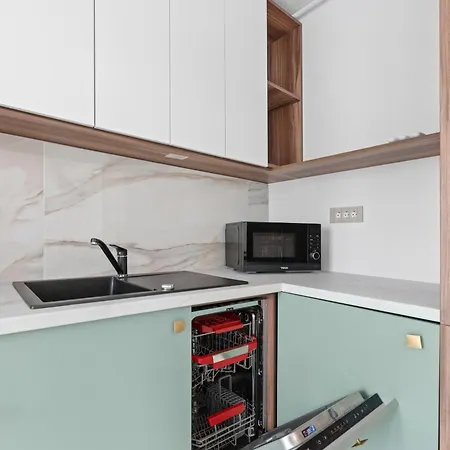1br With Balcony & Parking * Bucharest