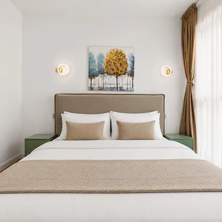 1br With Balcony & Parking *